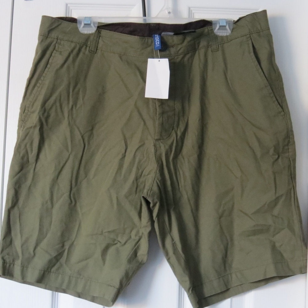 Brand New Green H&M Dress Shorts w/tag